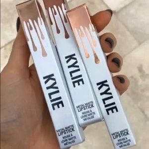 Kylie lip metals