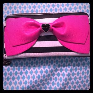 Betsy Johnson wallet