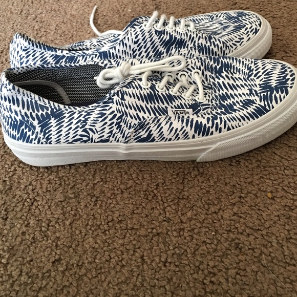 Vans - Picture 3 of 3