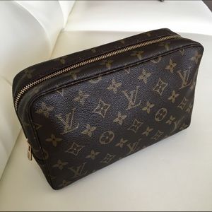 Authentic Louis Vuitton Trousse Toilette 23