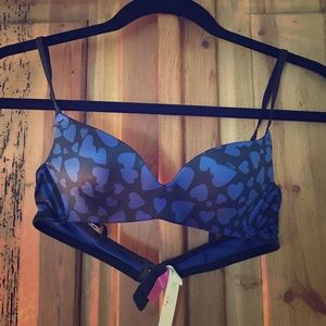 🎀 Victoria's Secret Pink v neck push up bra