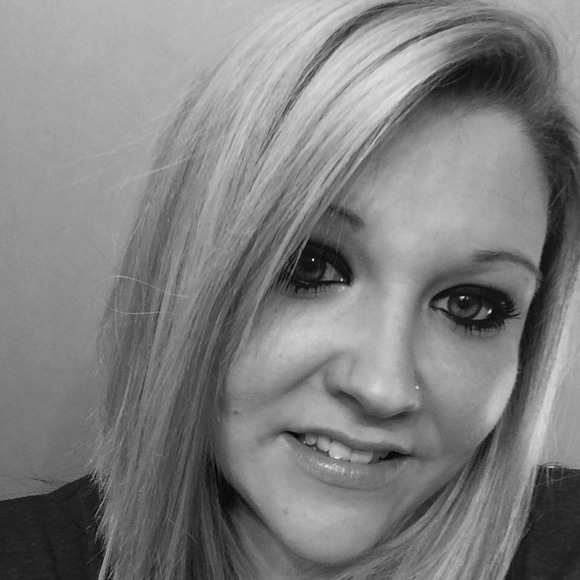 Meet your Posher, Heather - Picture 1 of 1