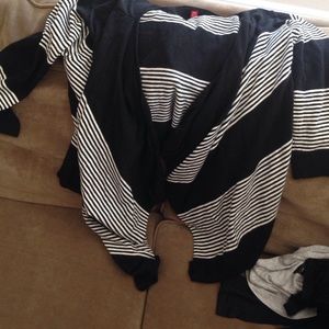 Black and white striped cardagin