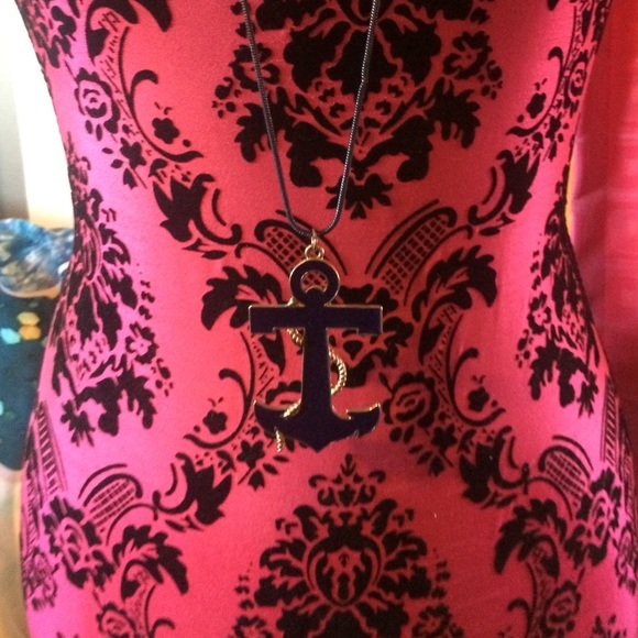 Long anchor necklace