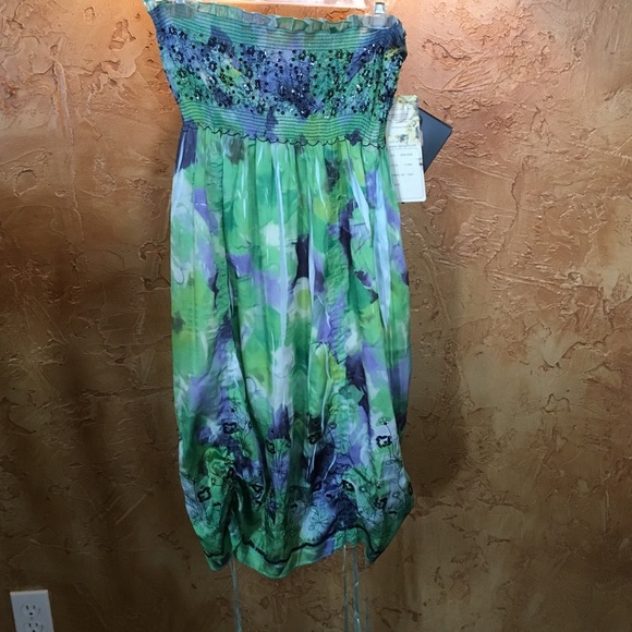 Spring dress - Picture 2 of 4