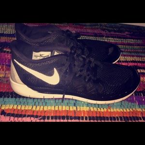 black nike free 5.0