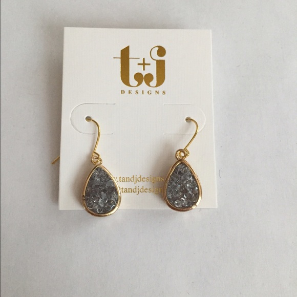 T&J Designs Jewelry - 🔴ONE LEFT🔴 Teardrop Druzy Rock Crystal Earrings