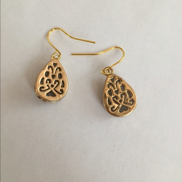 🔴ONE LEFT🔴 Teardrop Druzy Rock Crystal Earrings - Picture 3 of 4