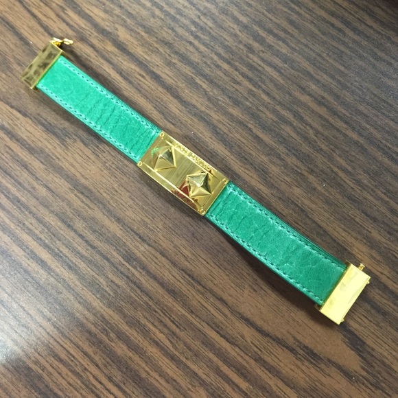 Vince Camuto emerald green and gold stud bracelet