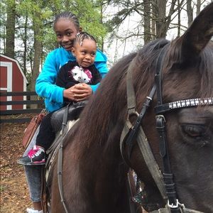 Meet your Posher, Tonya