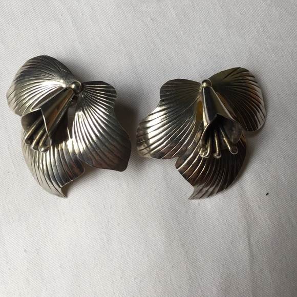 Hibiscus silver earrings