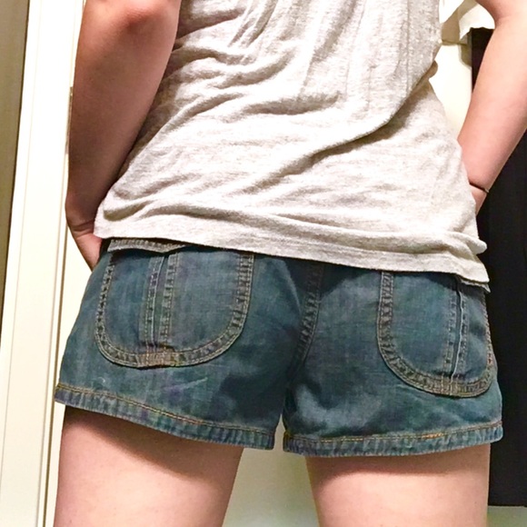 ✖️SOLD✖️ Billabong VERY SHORT Denim Shorts - Picture 3 of 4