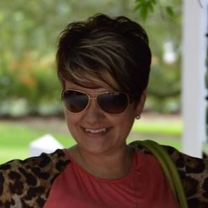 Meet your Posher, Kelly seaux