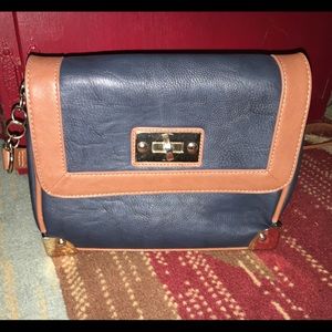 Clean leather cross-body purse