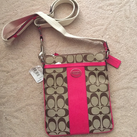 Small Pink coach bag (Brand new)
