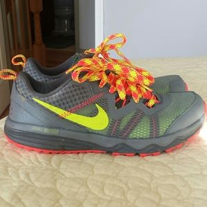 Nike duel fusion trail sneakers