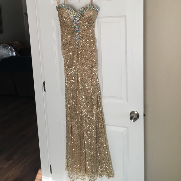 Sequin strapless prom dress!