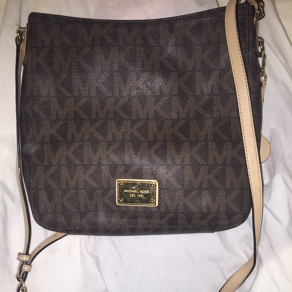 MK cross body