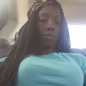 Meet your Posher, Ebony