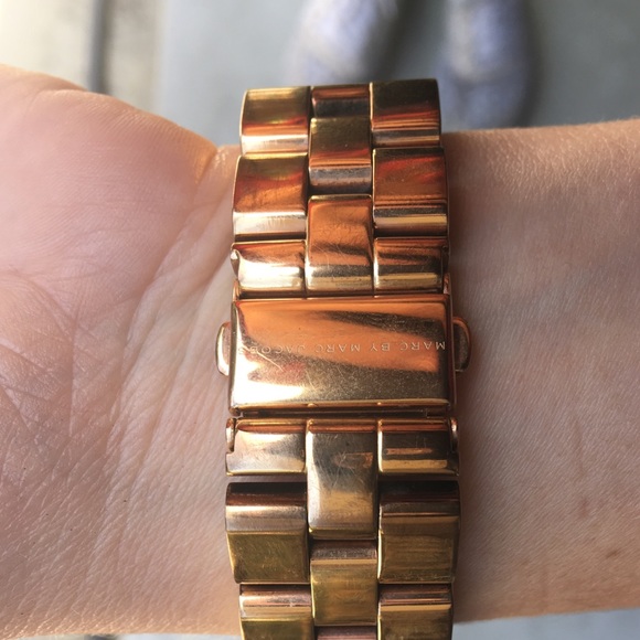 Marc by Marc Jacobs rose gold watch - Picture 3 of 3