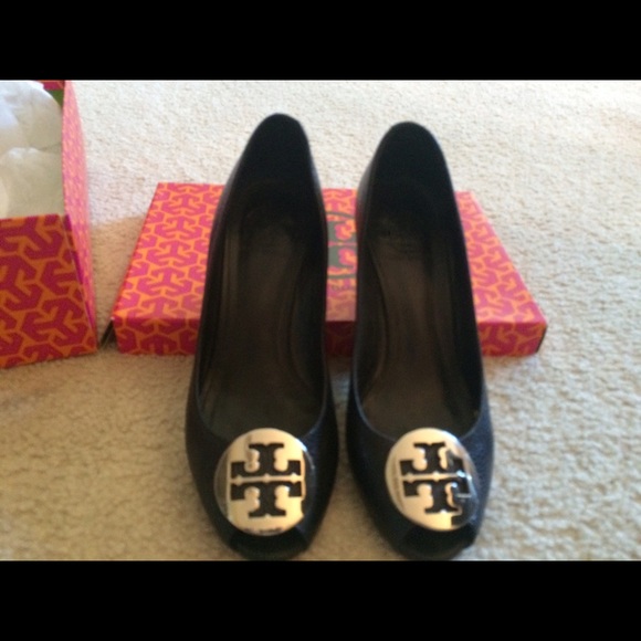 Tory Burch black leather shoes
