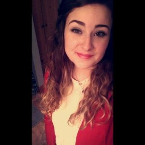 Meet your Posher, Claire