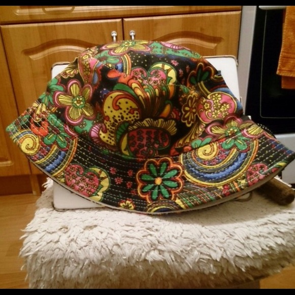 ✌🏽 GOOD VIBES ONLY BUCKET ✌🏽️ - Picture 3 of 4