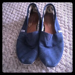 Blue navy toms