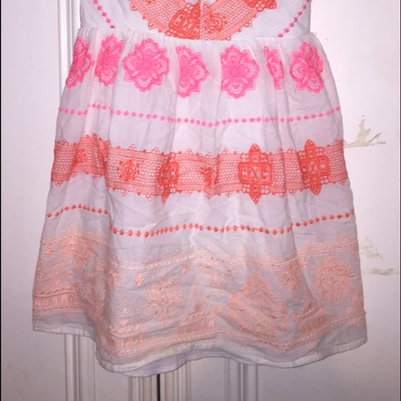 Beautiful Spring/Summer dress! - Picture 2 of 4