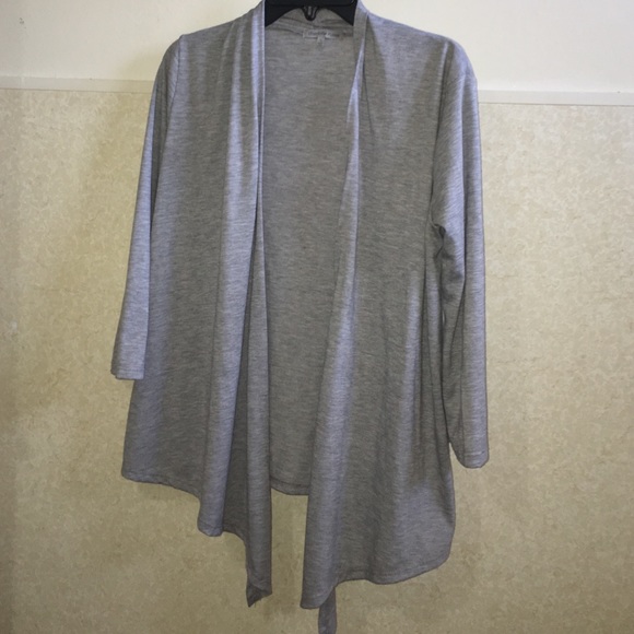 •Cleaning out Sale• Light gray cardigan