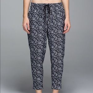Lululemon jet set crop