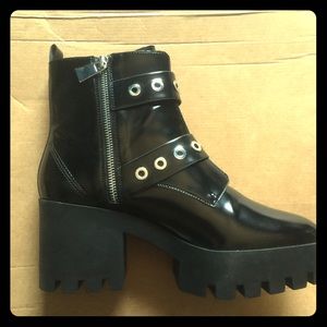 Zara ankle boots!! Brand new with tags!!