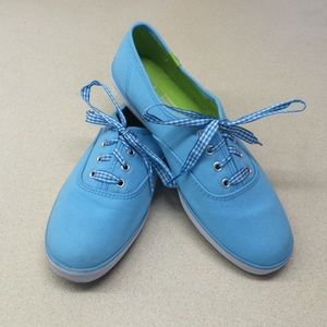 PRICE DROP ⬇️ ADORABLE BLUE KEDS
