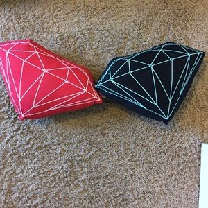 Diamond pillows