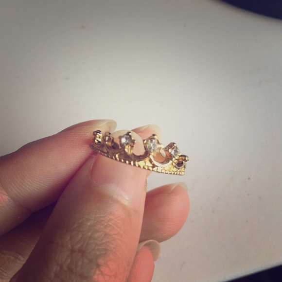 Crown ring