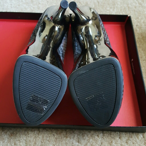 🚫SOLD🚫 Shoes - Picture 3 of 4