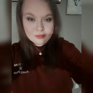 Meet your Posher, Felicia