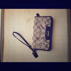 ‼️SALE‼️Coach Wristlet