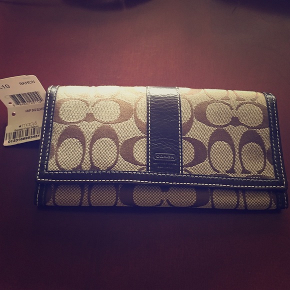 Coach signature wallet--brand new never been used