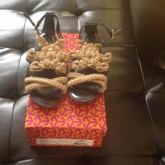 Tory Burch Fleur Flat Sandal - Picture 1 of 4