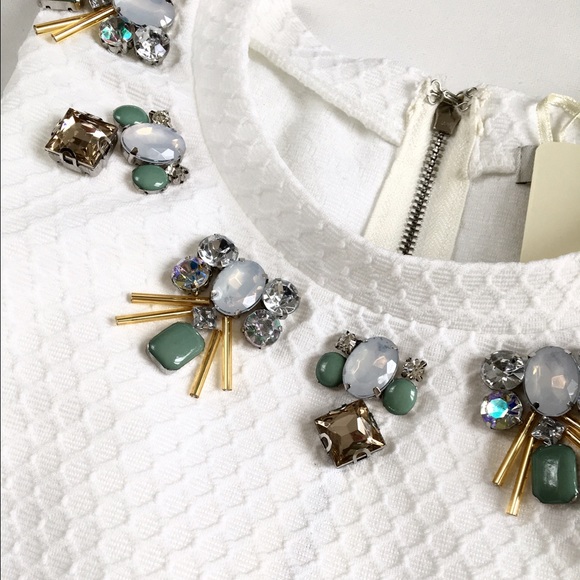🌟Embellished jewels white top - Picture 2 of 4