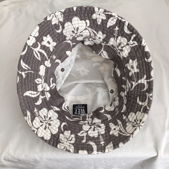 Bundle Sale! Cute Hawaiian Print Hat - Picture 3 of 3