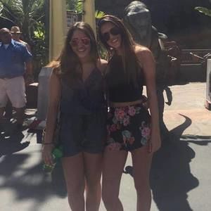 Meet your Posher, Esya