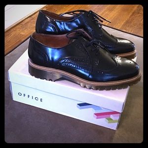 Men's black dress shoes