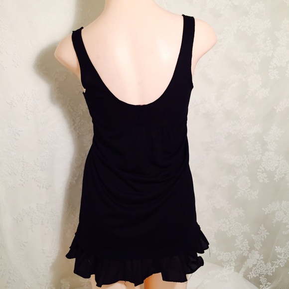 Black tank top with flare.FINAL CLEARANCE - Picture 4 of 7