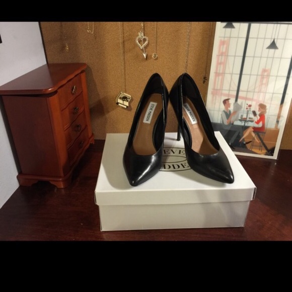 Steve Madden black heels size 7