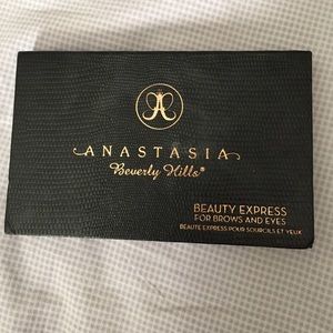 Anastasia brow kit