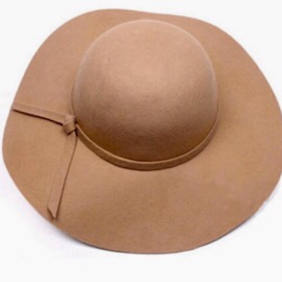 Black Floppy Hat - Picture 2 of 5