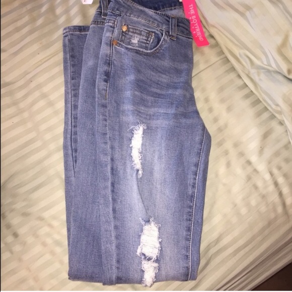 ripped distressed skinny jeans