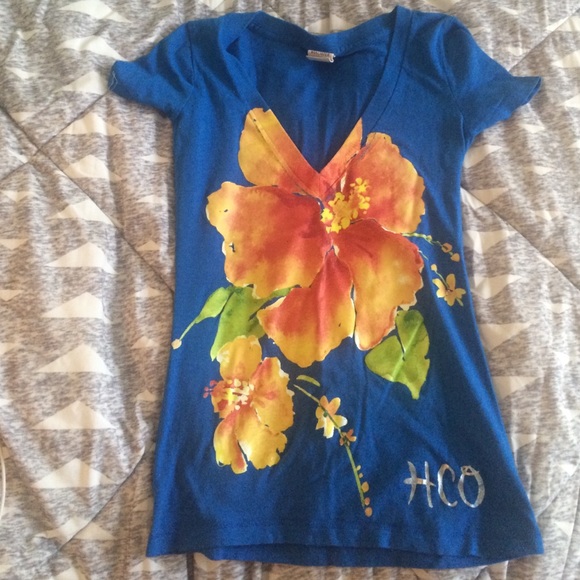 Hollister floral V neck